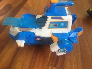 Súper wings avión transfórmer