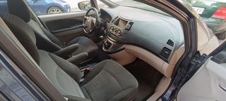 Mitsubishi Grandis 2005