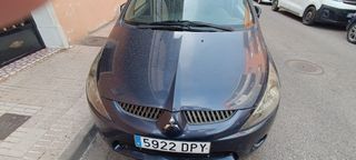 Mitsubishi Grandis 2005