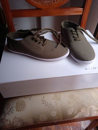 ZAPATILLAS ECOLÓGICAS LONA VERDE MILITAR NUEVAS