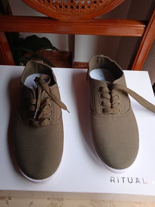 ZAPATILLAS ECOLÓGICAS LONA VERDE MILITAR NUEVAS