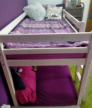 Camera a castello con scivolo e scaletta