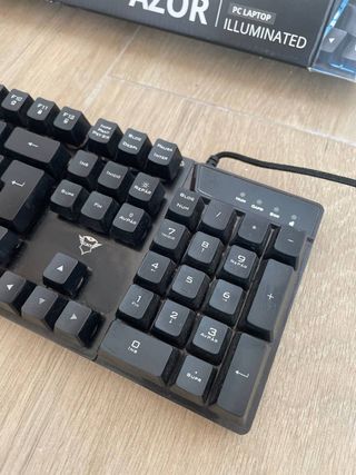 Teclado TRUST con Retroiluminación