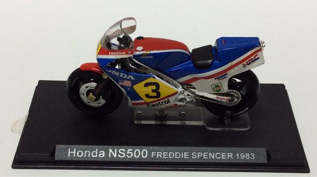 HONDA NS 500 y NSR 500.   Escala 1/24 Set 3 pcs