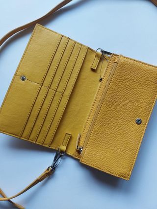 Bolso cartera mujer de color amarillo 