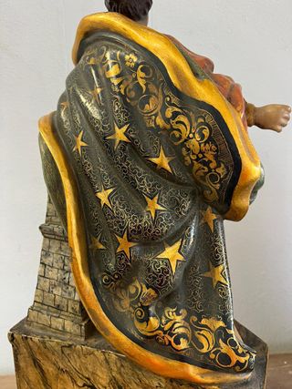 Talla de Santa Barbara en madera.