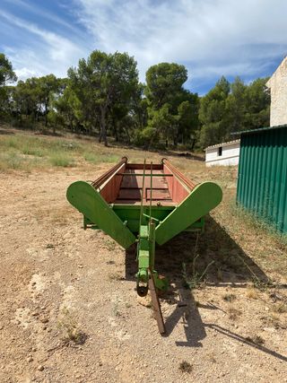 recolector de almendra