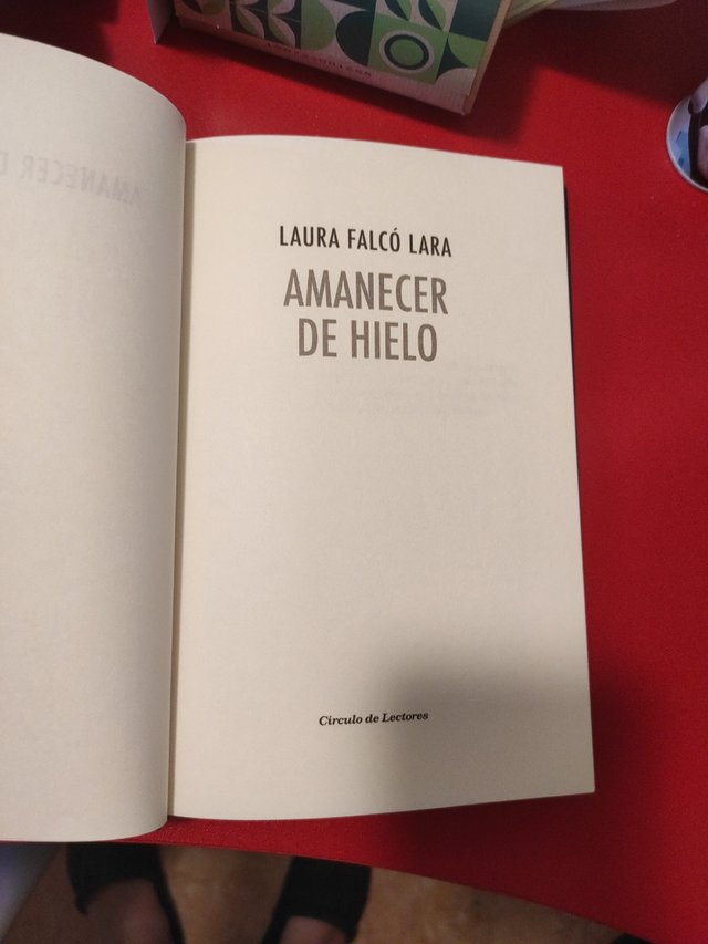 Amanecer de hielo, de Laura Falcó