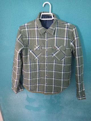 Vendo cazadora niño 7años tomy Hilfiger 