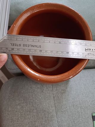 Olla de arcilla refractaria con tapa