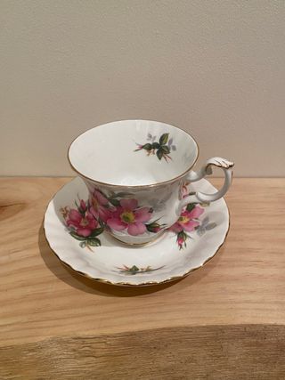 TAZA PORCELANA INGLESA ROYAL ALBERT