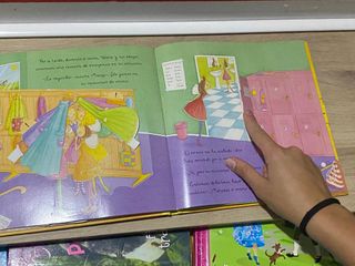 Libro con dibujos plegables