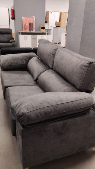 EXELENTE SOFÁ PARA SALÓN NUEVO