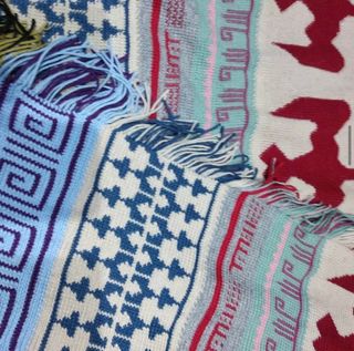 Manta raices nativas