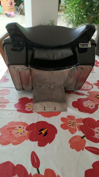 Baúl cofre moto custom