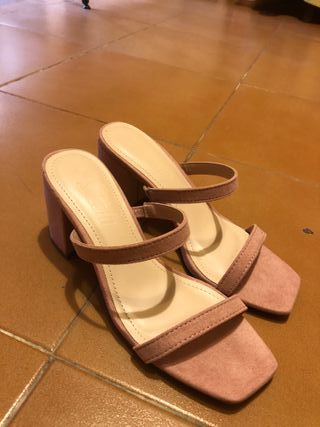 Sandalias de tacón rosa palo