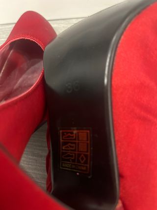 Zapatos rojos de fiesta de tacón alto