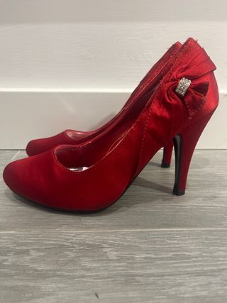 Zapatos rojos de fiesta de tacón alto
