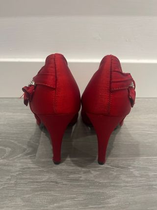 Zapatos rojos de fiesta de tacón alto