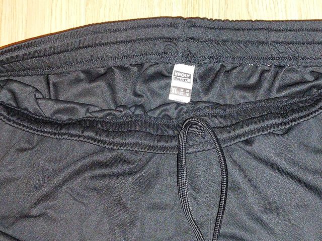 Pantalón corto deportivo (negro)