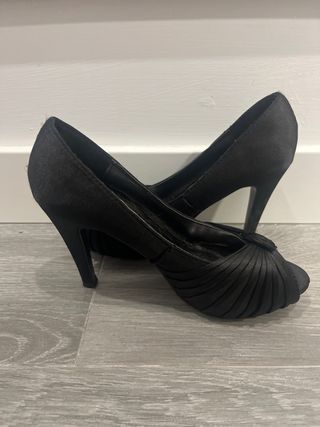 Zapatos para fiesta negros de raso