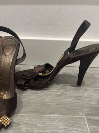 Sandalias y bolso a juego marrón  