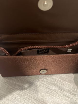 Sandalias y bolso a juego marrón  