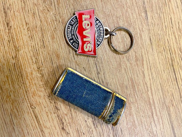 Llavero y Funda Mechero Levi’s
