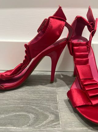 Sandalias fiesta de raso color fucsia