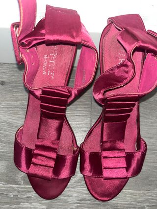 Sandalias fiesta de raso moradas