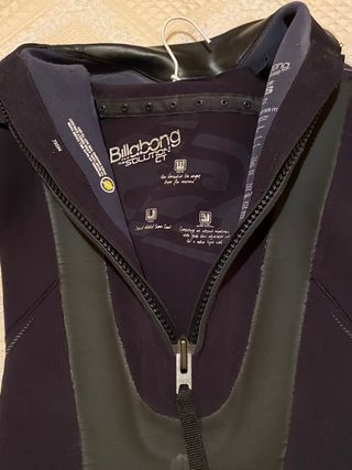 traje de neopreno 5/4/3 Billabong talla XS.