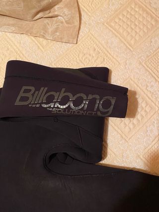 traje de neopreno 5/4/3 Billabong talla XS.