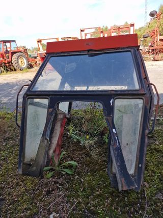 CABINA MASSEY FERGUSON SERIE 300 1