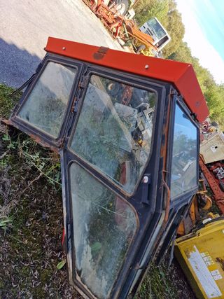 CABINA MASSEY FERGUSON SERIE 300 1