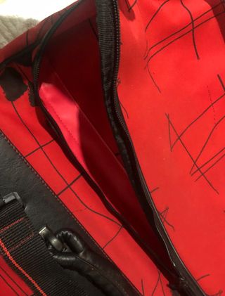 Bolsa de viaje con perchas incorporadas