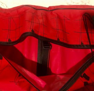 Bolsa de viaje con perchas incorporadas