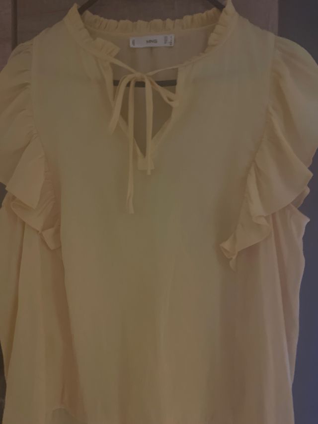 Blusa amarilla mango