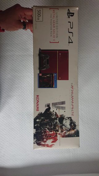 PS4 - Metal Gear Solid V- limited editio