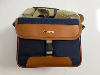 Cámara analógica Canon 500n + objetivo + funda