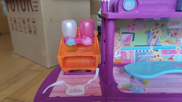 Casa de las bellies y pinki twin