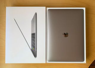 Portátil Apple MacBook Pro 15"