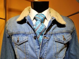 CAZADORA JEANS BORREGO INTERIOR Y CUELLO