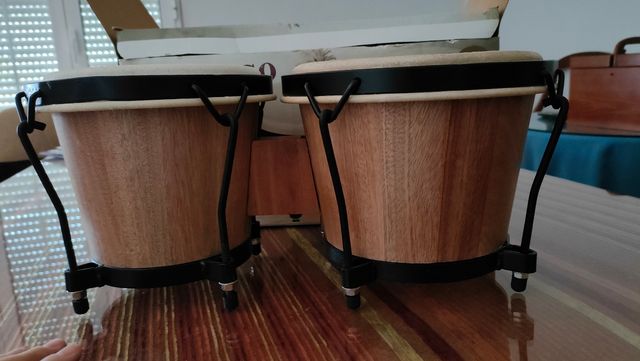 Set de bongos.