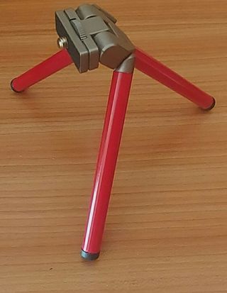 trípode DigiPRO para cámara de fotos