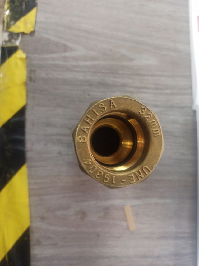 Llave antifraude de contador . De 32mm