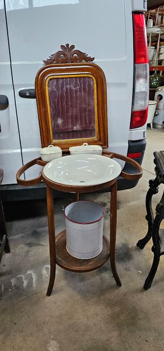 4 muebles antiguos