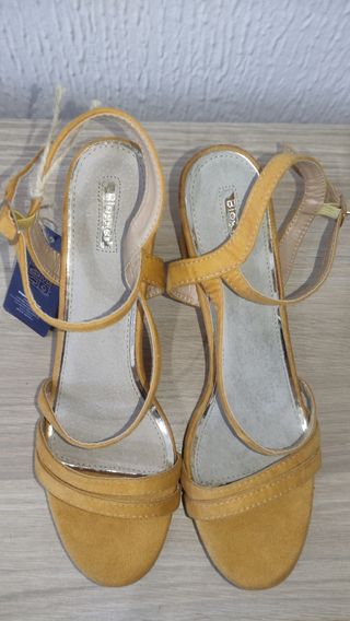 Sandalias tacón 41 mostaza