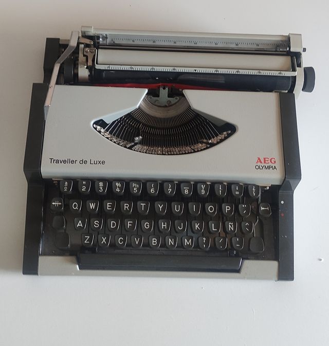 Maquina de escribir Olympia.