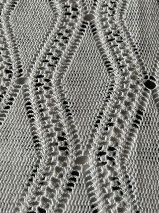 Colcha de ganchilo blanca. Rebajada