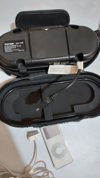 iHome 2 Go Altoparlante portatile + Ipod Da 2 Gb.